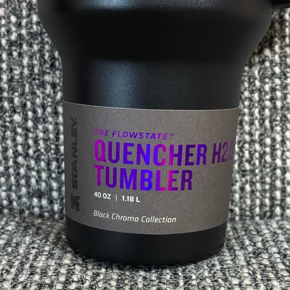 Stanley 40 Oz H2.0 Quencher Flowstate Tumbler Limited Edition Black Chroma NWT - Picture 2 of 9